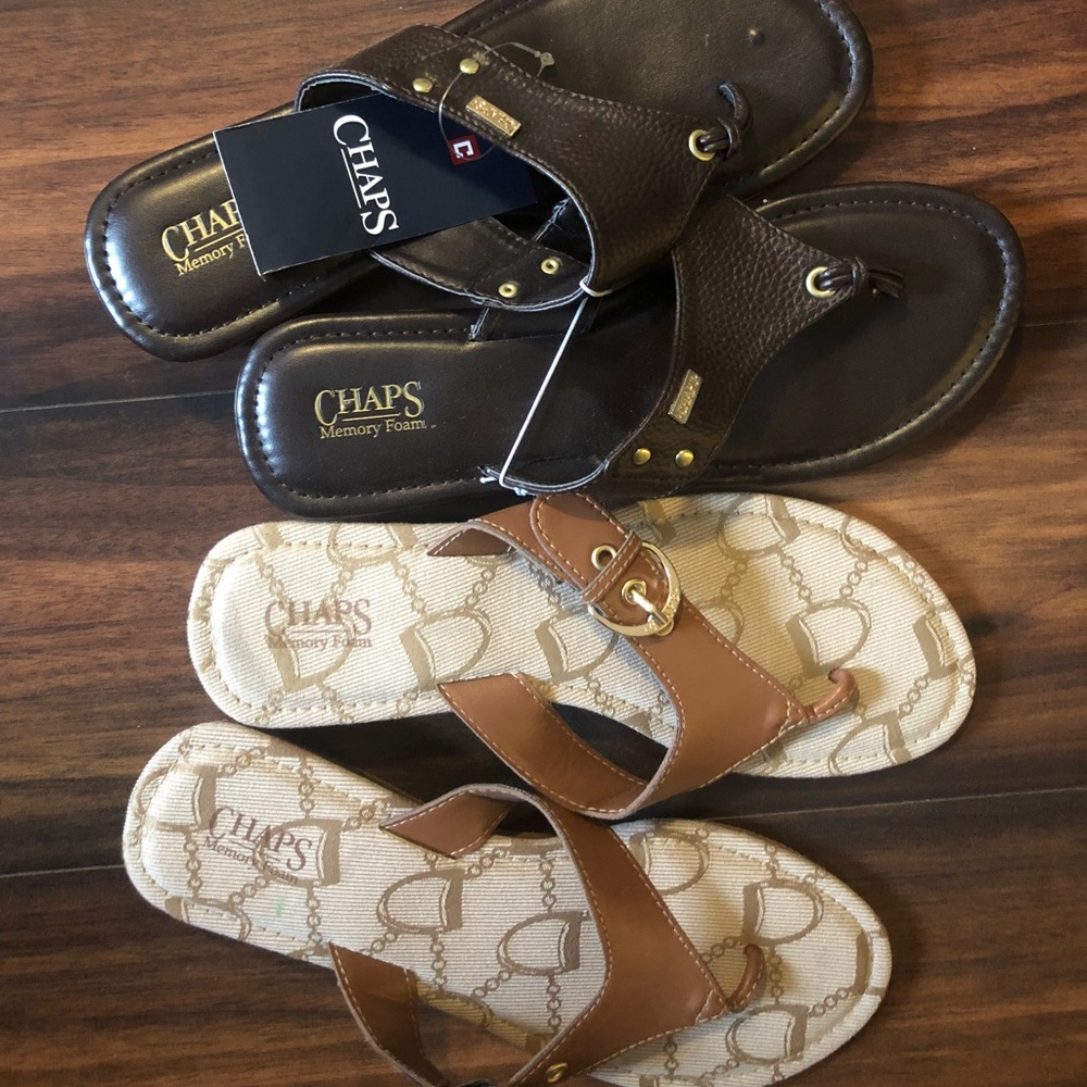 CHAPS NWT Sandals!!